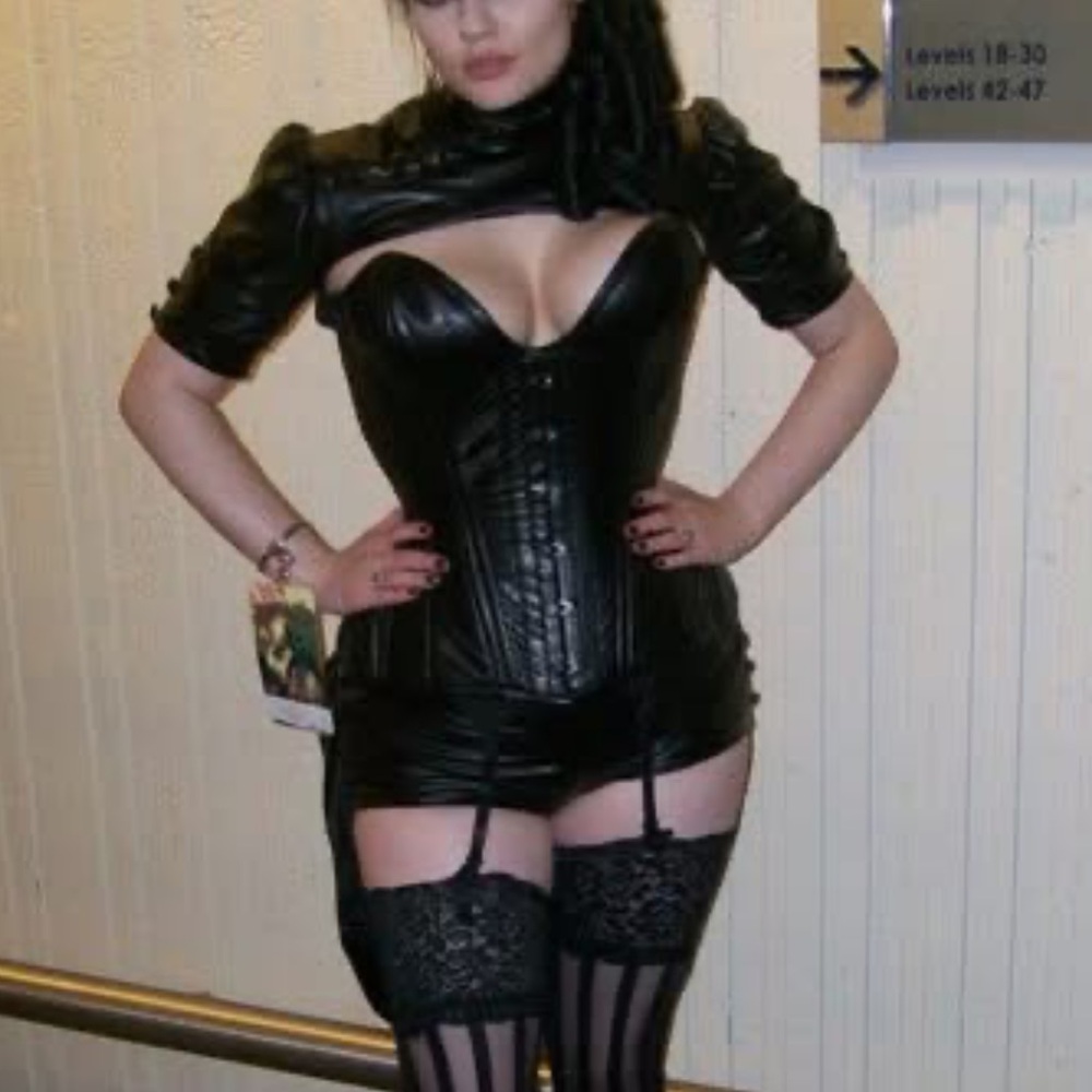 OOAK! Black faux leather sweetheart steel boned corset by Starkers 22"